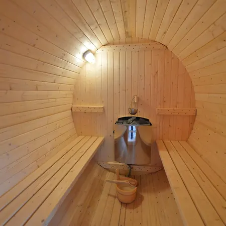 With Pool & Sauna * Trooz