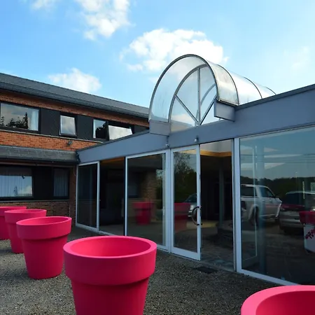 With Pool & Sauna Dom wakacyjny Trooz