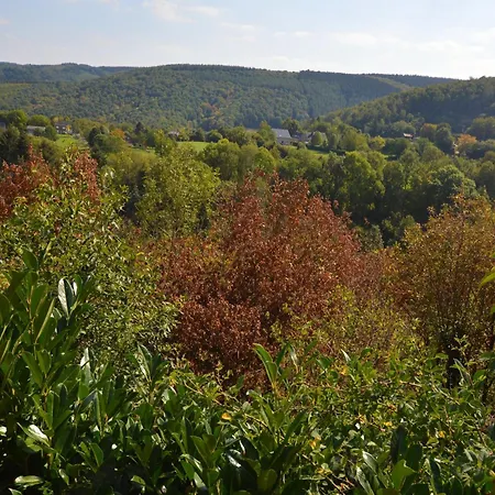 With Pool & Sauna Trooz